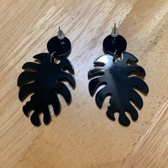 Green Acrylic Dangle Hoop Earrings - Picture 5 of 5